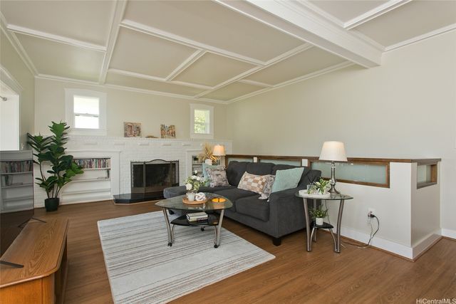 2742 Manoa Road, Honolulu, HI 96822