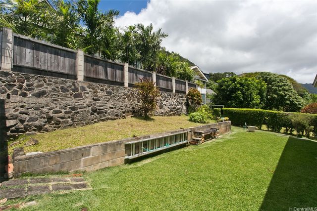 2742 Manoa Road, Honolulu, HI 96822