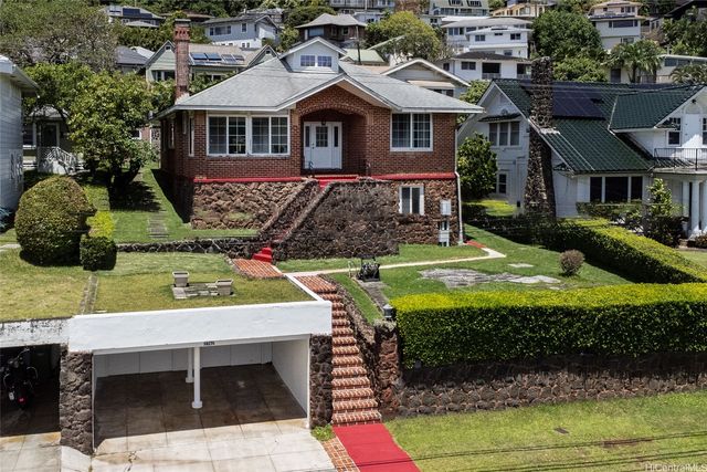 2742 Manoa Road, Honolulu, HI 96822
