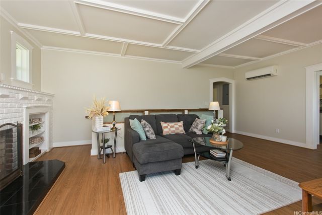2742 Manoa Road, Honolulu, HI 96822