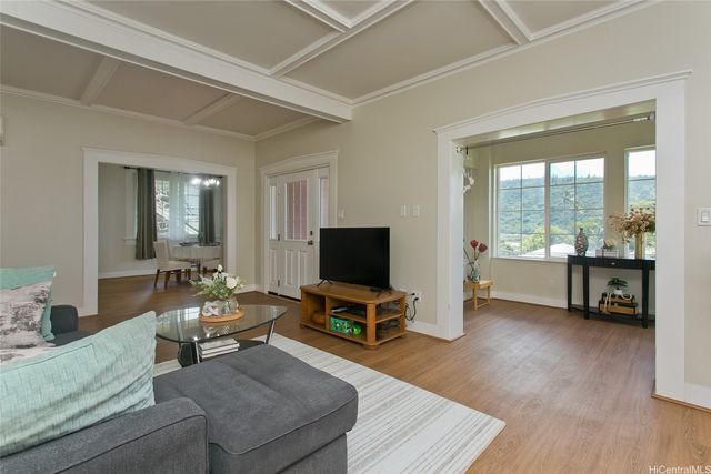 2742 Manoa Road, Honolulu, HI 96822