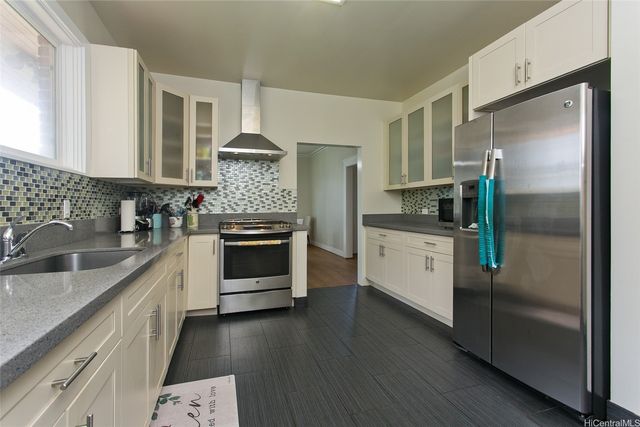 2742 Manoa Road, Honolulu, HI 96822