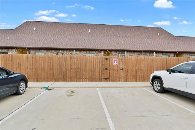 127 Armored Avenue, College Station, TX 77845