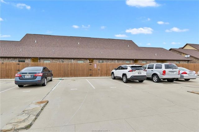 127 Armored Avenue, College Station, TX 77845