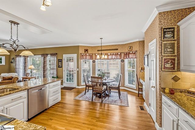 102 Spring Lake Loop, Simpsonville, SC 29681