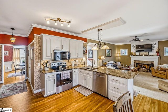 102 Spring Lake Loop, Simpsonville, SC 29681