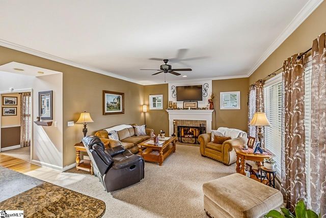 102 Spring Lake Loop, Simpsonville, SC 29681