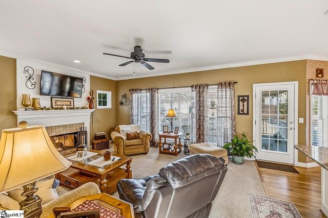 102 Spring Lake Loop, Simpsonville, SC 29681