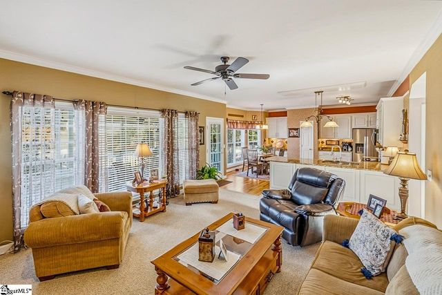 102 Spring Lake Loop, Simpsonville, SC 29681