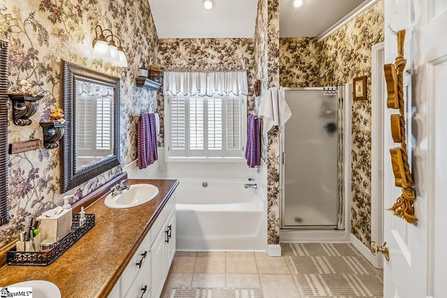 102 Spring Lake Loop, Simpsonville, SC 29681