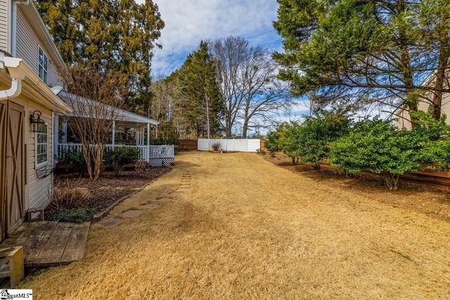 102 Spring Lake Loop, Simpsonville, SC 29681