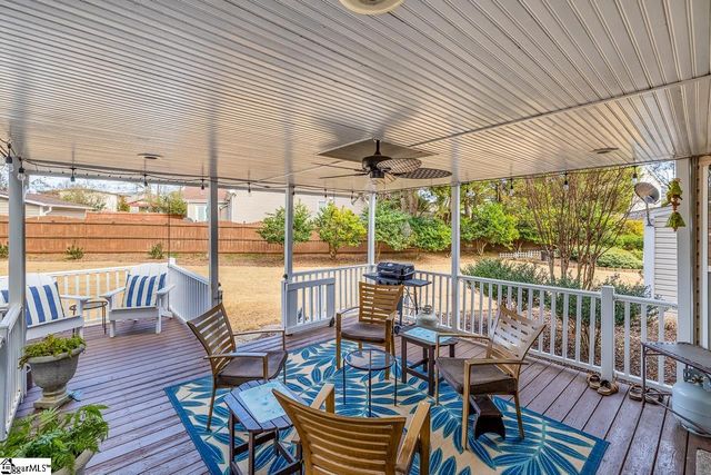 102 Spring Lake Loop, Simpsonville, SC 29681