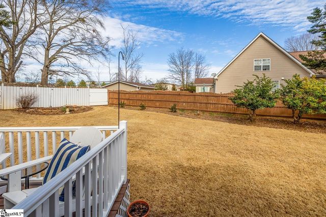 102 Spring Lake Loop, Simpsonville, SC 29681