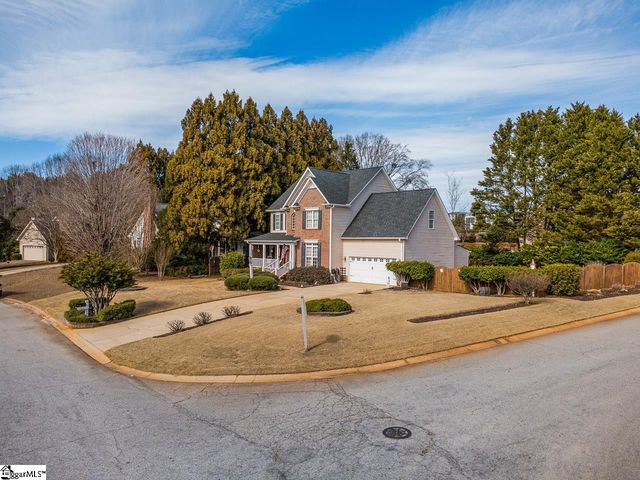 102 Spring Lake Loop, Simpsonville, SC 29681