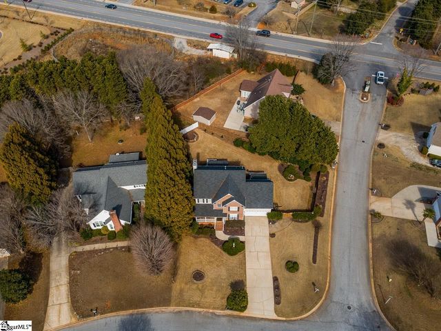 102 Spring Lake Loop, Simpsonville, SC 29681