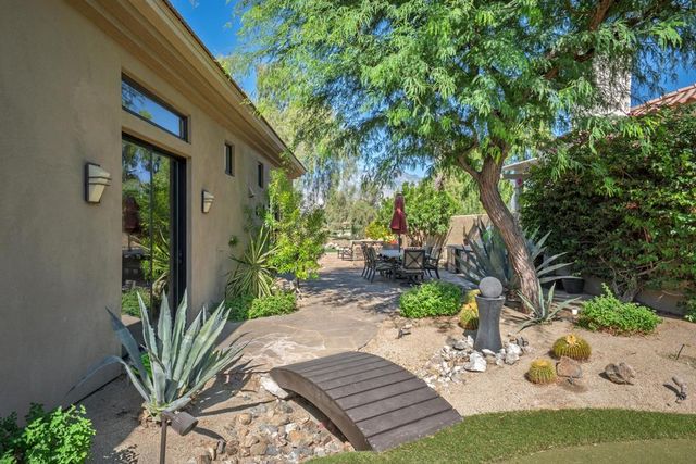 33 ViA Las Flores, Rancho Mirage, CA 92270