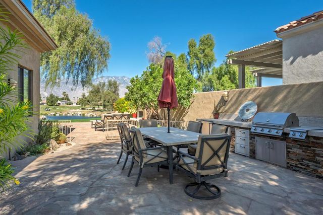 33 ViA Las Flores, Rancho Mirage, CA 92270