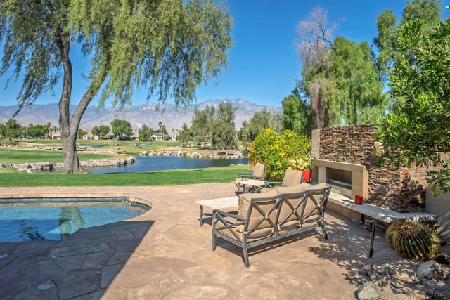 33 ViA Las Flores, Rancho Mirage, CA 92270