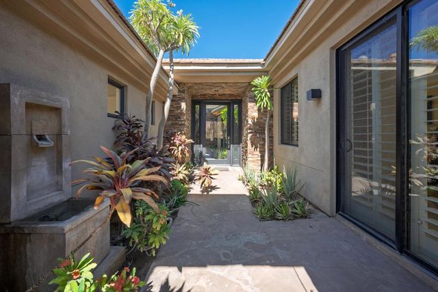 33 ViA Las Flores, Rancho Mirage, CA 92270