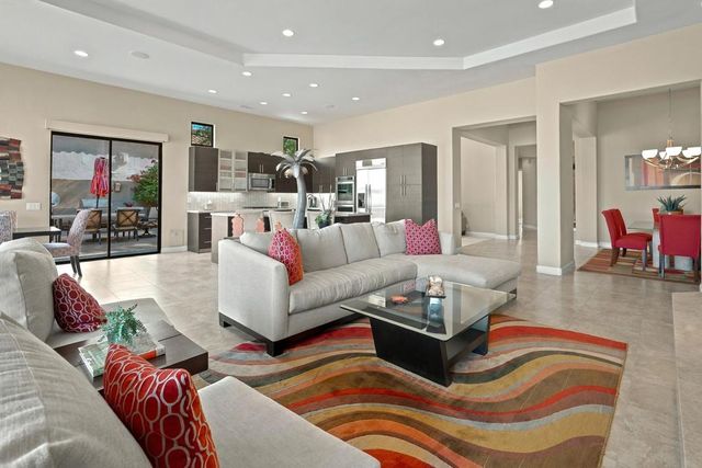 33 ViA Las Flores, Rancho Mirage, CA 92270