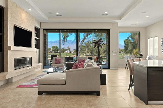 33 ViA Las Flores, Rancho Mirage, CA 92270