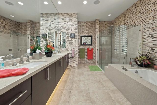33 ViA Las Flores, Rancho Mirage, CA 92270