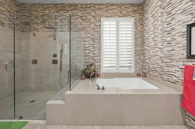 33 ViA Las Flores, Rancho Mirage, CA 92270