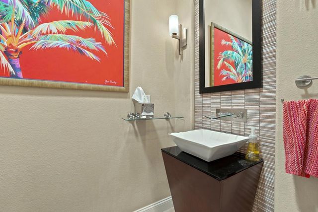 33 ViA Las Flores, Rancho Mirage, CA 92270