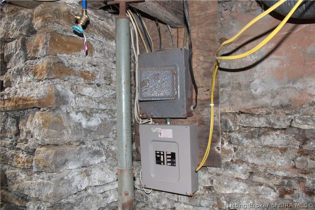 616 Gerry Lane, Madison, IN 47250