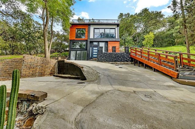 4256 Rosario Road, Woodland Hills, CA 91364