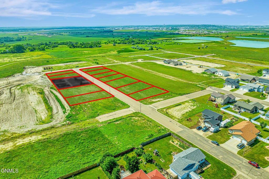 114 Dolan Drive, Lincoln, ND 58504 photo 2