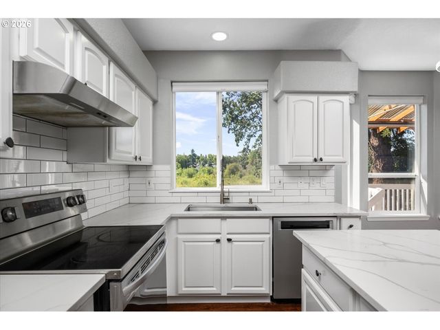 16653 Nw Paddington Dr, Beaverton, OR 97006