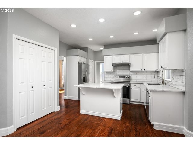 16653 Nw Paddington Dr, Beaverton, OR 97006