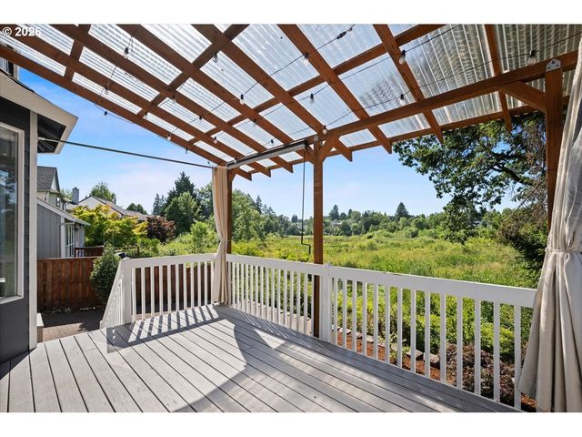 16653 Nw Paddington Dr, Beaverton, OR 97006
