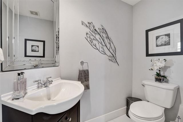 1445 NW 143rd Ave, Pembroke Pines, FL 33028