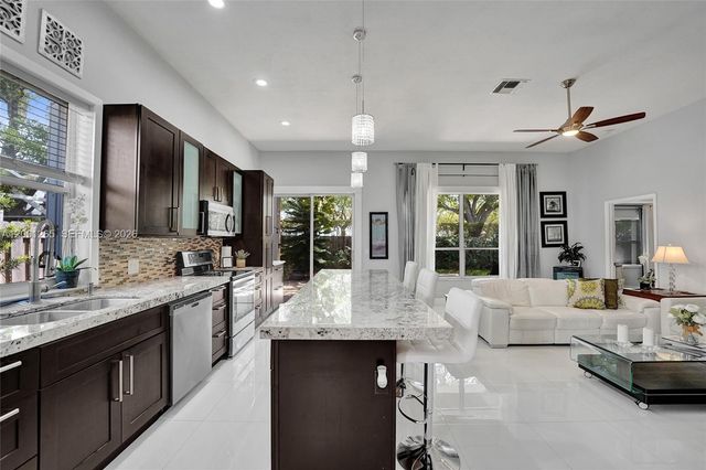 1445 NW 143rd Ave, Pembroke Pines, FL 33028