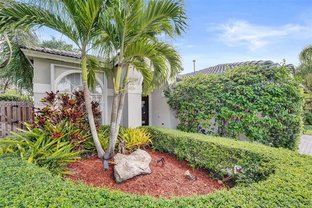 1445 NW 143rd Ave, Pembroke Pines, FL 33028