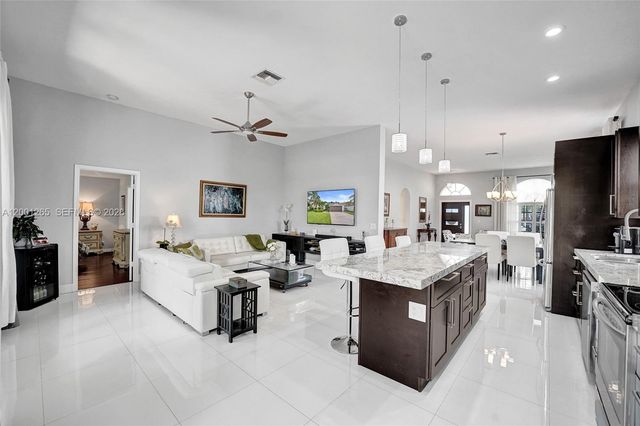 1445 NW 143rd Ave, Pembroke Pines, FL 33028