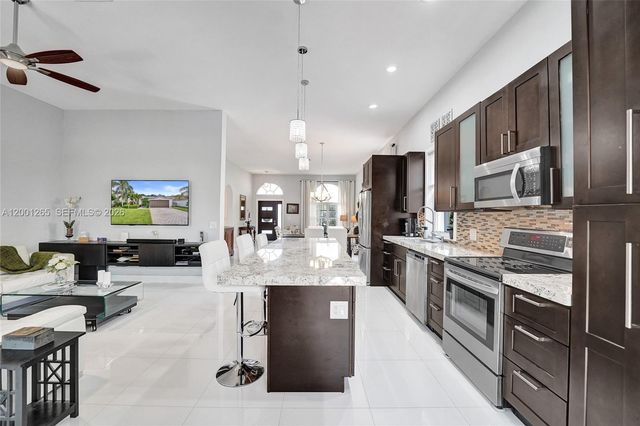 1445 NW 143rd Ave, Pembroke Pines, FL 33028