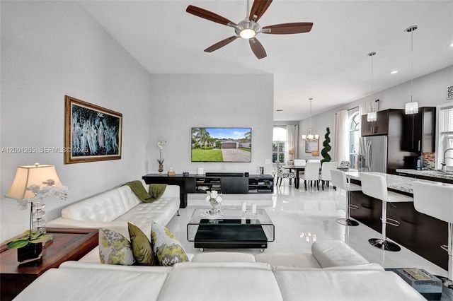 1445 NW 143rd Ave, Pembroke Pines, FL 33028