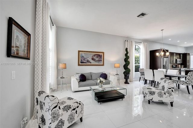 1445 NW 143rd Ave, Pembroke Pines, FL 33028