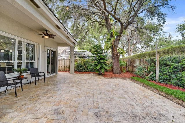 1445 NW 143rd Ave, Pembroke Pines, FL 33028