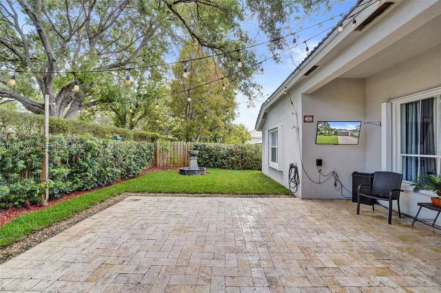 1445 NW 143rd Ave, Pembroke Pines, FL 33028