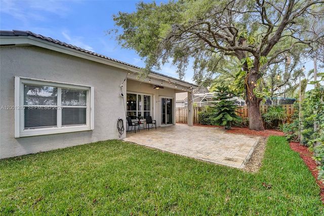 1445 NW 143rd Ave, Pembroke Pines, FL 33028