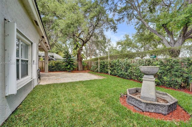 1445 NW 143rd Ave, Pembroke Pines, FL 33028