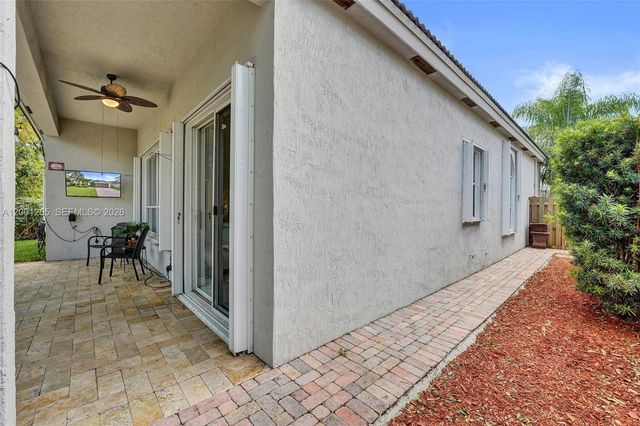 1445 NW 143rd Ave, Pembroke Pines, FL 33028