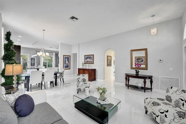 1445 NW 143rd Ave, Pembroke Pines, FL 33028