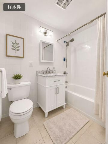 82-15 Queens Boulevard PH-B, Elmhurst, NY 11373