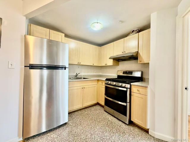 82-15 Queens Boulevard PH-B, Elmhurst, NY 11373