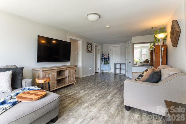 203 Pine Street, Candler, NC 28715